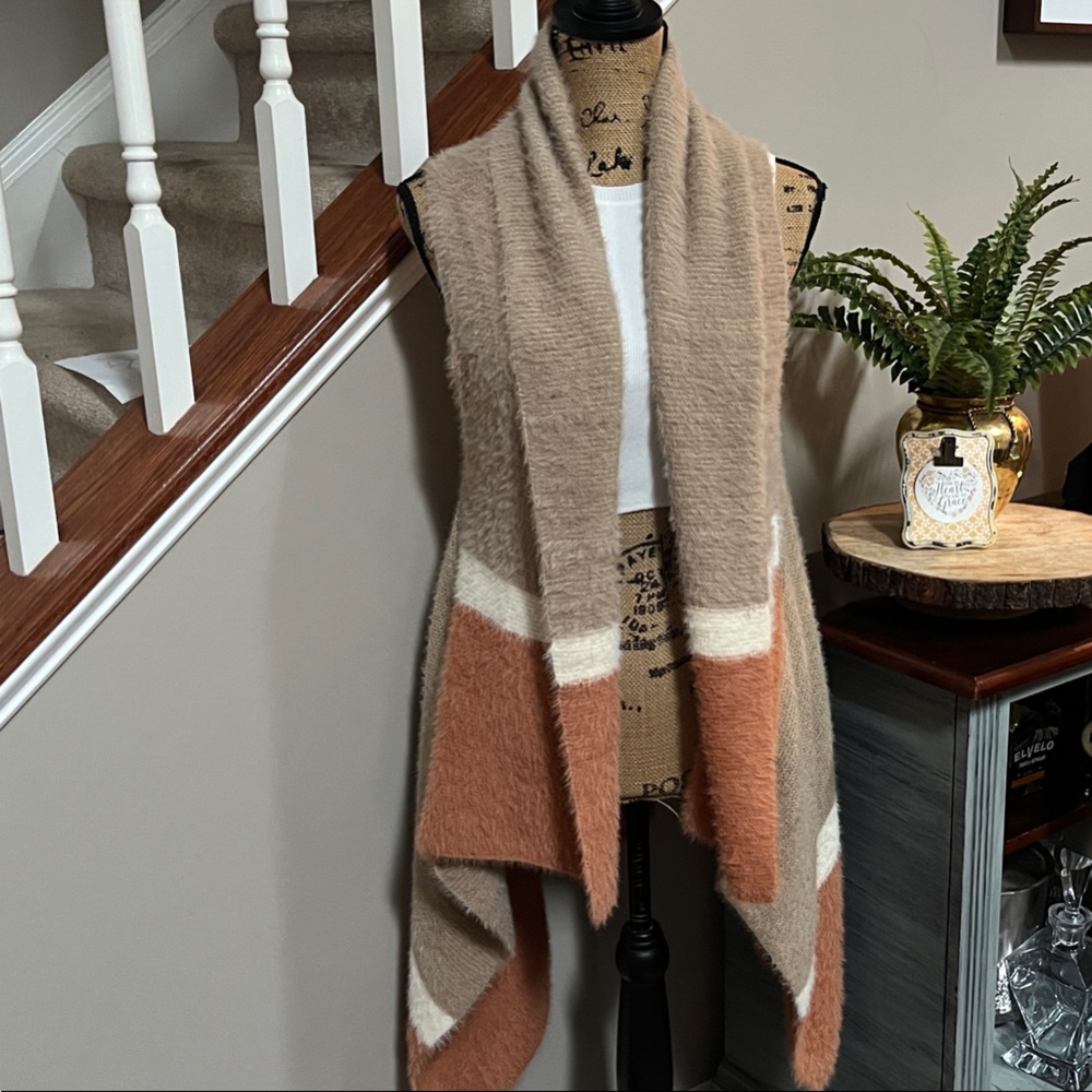 NWT Boho Women's Tan and Cream Open Front Duster/Vest